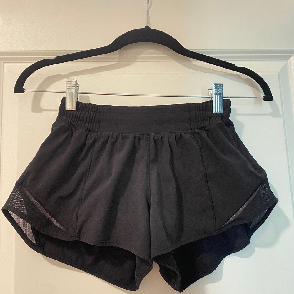 Lululemon hotty hot shorts 2.5 inseam